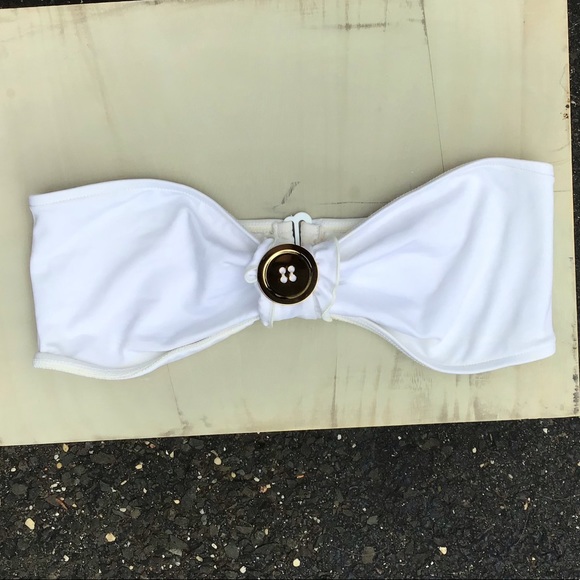 White bikini 2 tops: Butterfly jewel and button - Picture 11 of 16